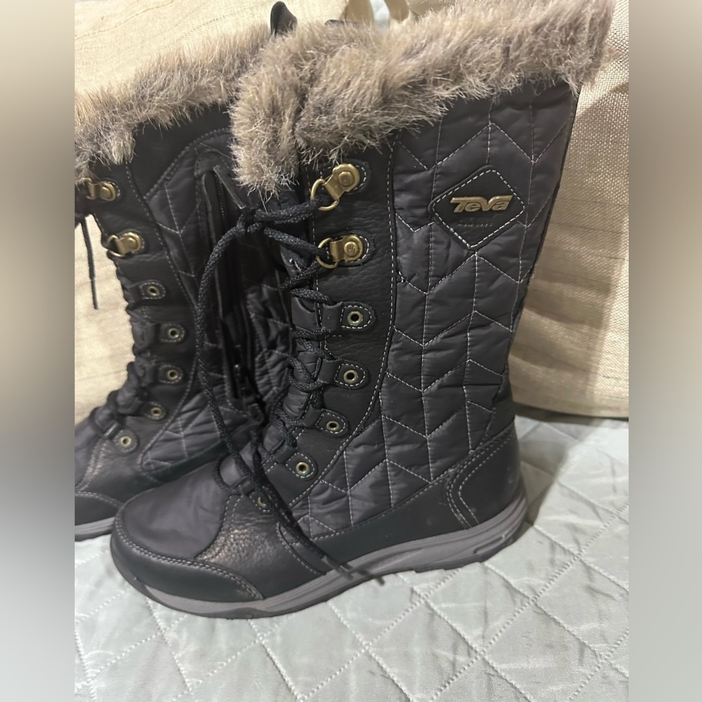 Teva Black Fur-Trimmed Winter Boots - Picture 5 of 10
